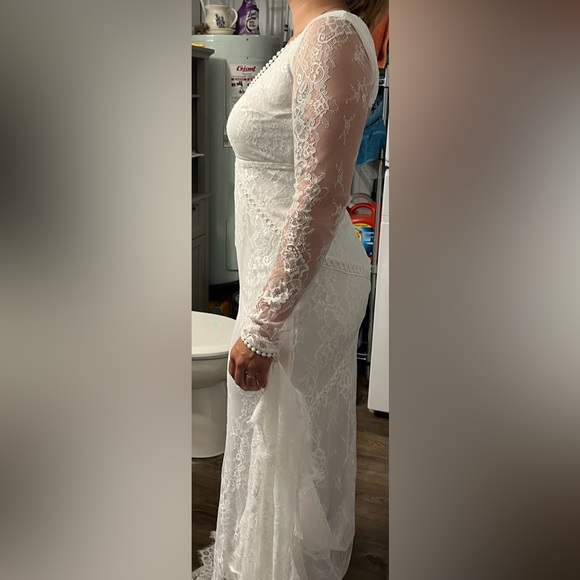 Lulus lace open back wedding dress - Picture 7 of 9